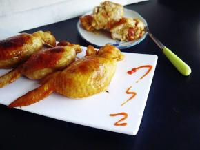 预热烤箱200度，上下火烤30分钟，期间每10分钟取出刷一层奥尔良调料汁，也可以刷蜂蜜