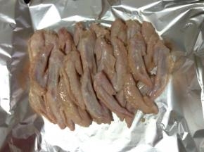 把鸡亦尖平铺放整齐