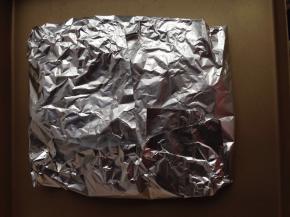 鸡亦尖全部放好后用锡纸包裹住
