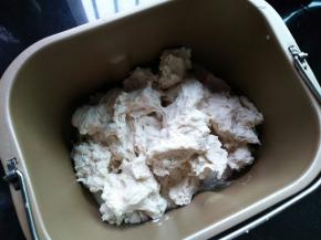 把中种撕小块加入