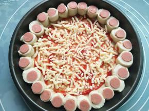 撒一层马苏里拉芝士碎