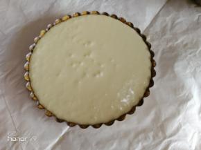 将糊倒入模具里面，冷冻90分钟或者冷藏一个晚上。