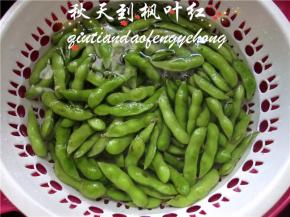 用清水清洗干净。