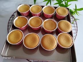21.出炉晾凉，用保鲜袋装起来，放冰箱冷藏。