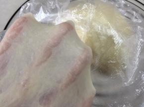 检查面团状态，拉出厚膜即可