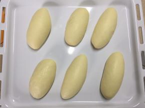 盖保鲜膜后，送进烤箱中发酵，时间是40分钟