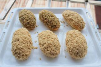 裹上一层厚厚的肉松即可