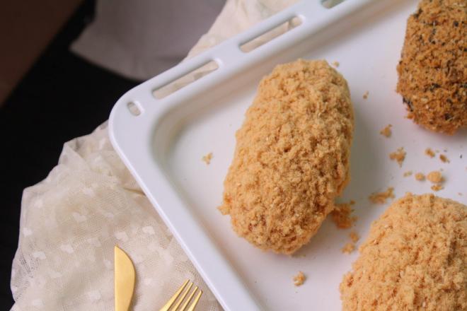 我有肉松包，你有酒吗？