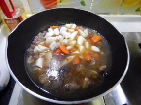 在加入切好的菜