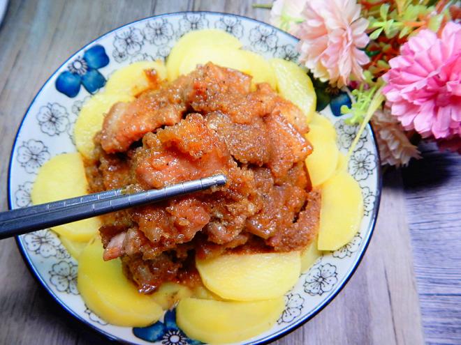 土豆粉蒸五花肉