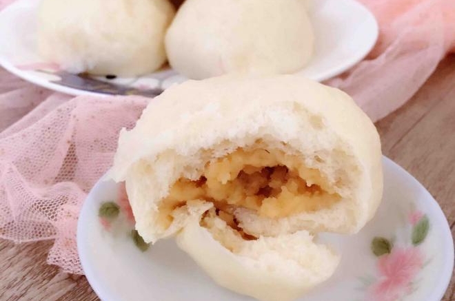 好吃的莲蓉包
