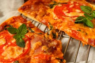 超级诱人的披萨。