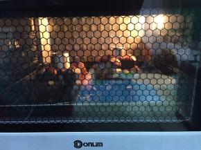 18送进预热好的烤箱中，上下火150度20分钟