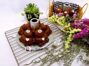 19超级柔软的小熊面包出炉了，用色素笔或黑巧克力画出表情即可