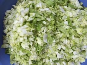 3. 把菜切成丁
