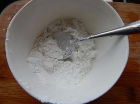 糯米粉加入清水
