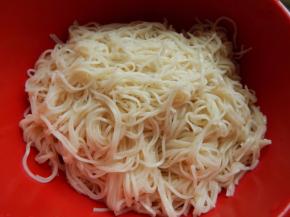 过完冷水的面条