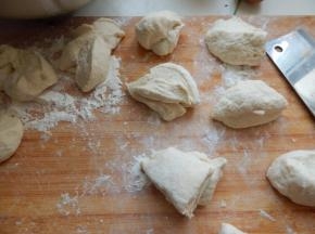 排气醒10分钟切成小块