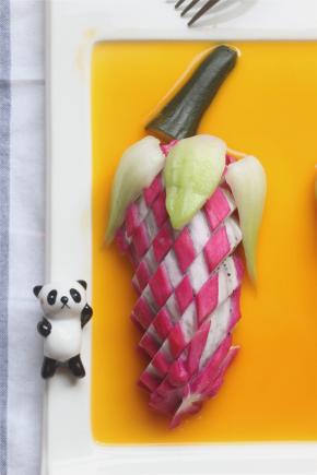 高颜值的果盘就做好了。