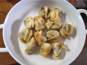 捞起放入碗里