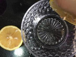 一个柠檬挤汁，大约有30g