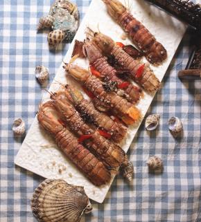 咸香的盐焗皮皮虾就做好了