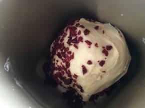 加入切碎的蔓越莓干