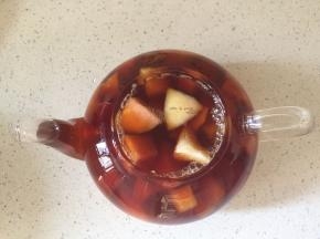 冲入放凉的红茶即可。