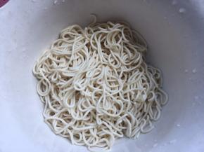 然后捞出过一下冷水