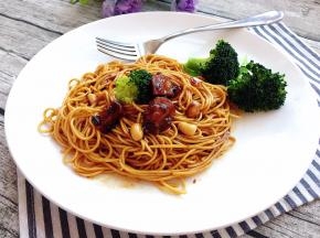 出锅，放入焯熟的西蓝花