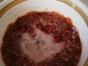 加盖煮开，浮沫撇去