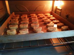 烤箱中层180℃预热5分钟，烤20分钟，最后几分钟别烤糊了