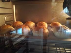 烤箱200度预热10分钟，然后200度烤18～20分钟。