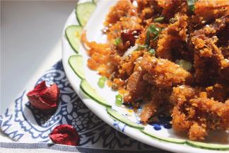 香辣的手撕鸡就做好了