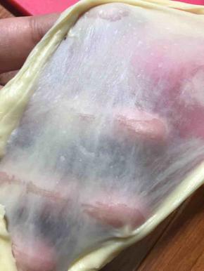 面团能够拉出手套膜