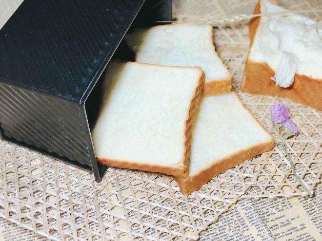 基础酸奶土司#学厨黑金刚土司盒试用#