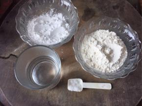 准备好面疙瘩的材料