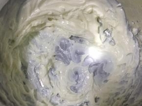 3:奶油奶酪隔热水打顺滑