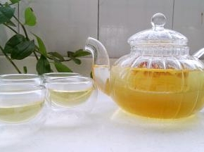 夏日的午后，一杯清茶与您一同品味这沉浮的时光。