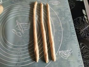 3根面团卷好，放一起