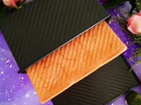 模具非常光滑，一倒就出来了！