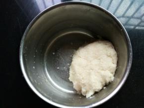 然后用手揉均匀