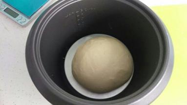 放室温28度左右发酵1个小时。