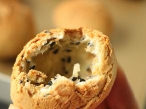 内部是空心的，感觉像是在吃麻球。