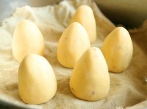 放入蒸锅，上汽后蒸15分钟。