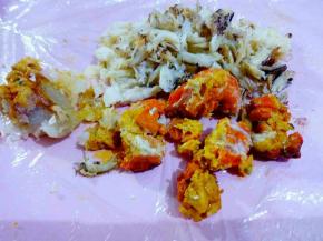 2.	取出蟹肉、蟹黄备用。