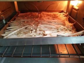 烤箱中层200℃预热5分钟，烤15分钟