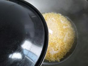 盖锅盖，中火煮15分钟