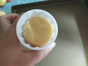 放入50克模具里