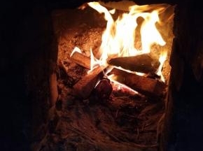 柴火慢慢烧5个小时（可以电饭锅或者高压锅）